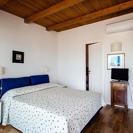 Donnalucata * Donnalucata (Sicily)